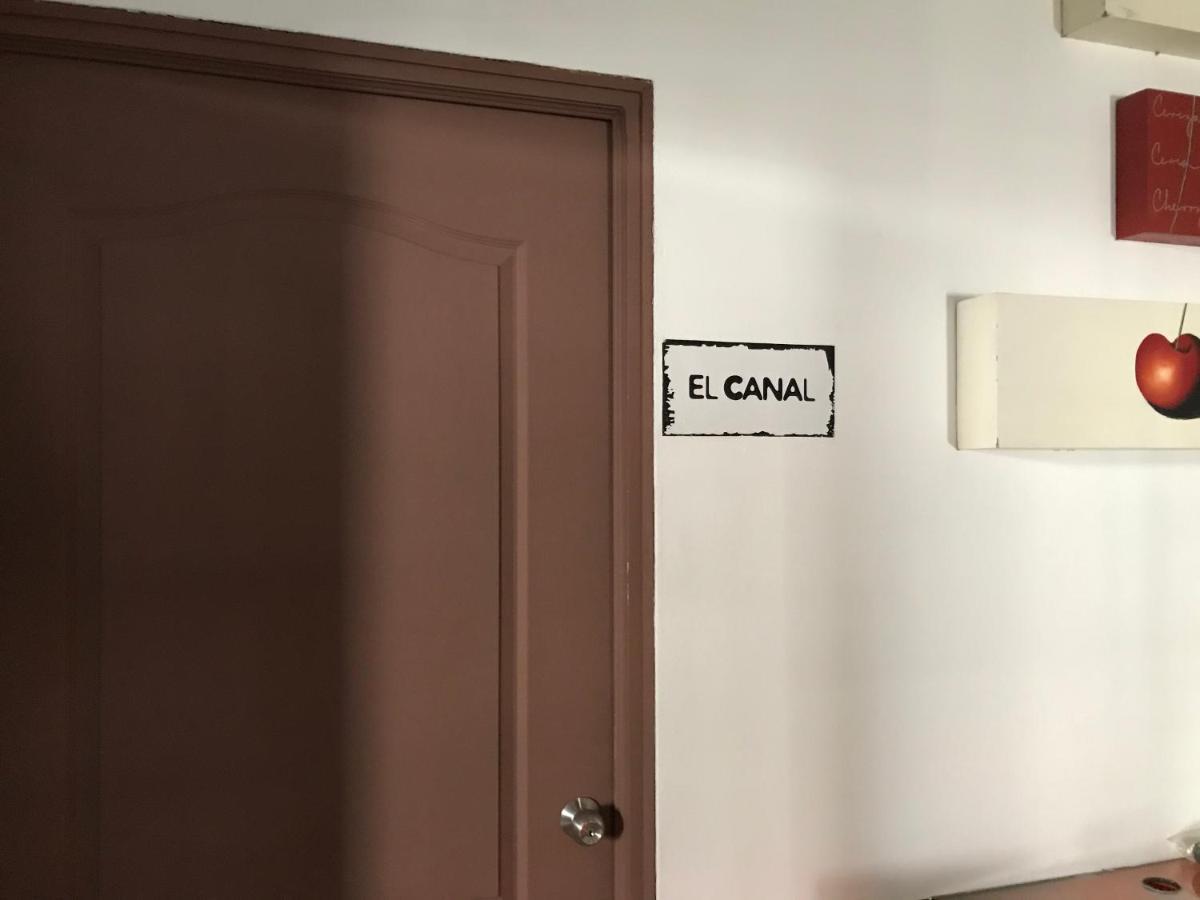 Culturahumana Guesthouse パナマ・シティー エクステリア 写真